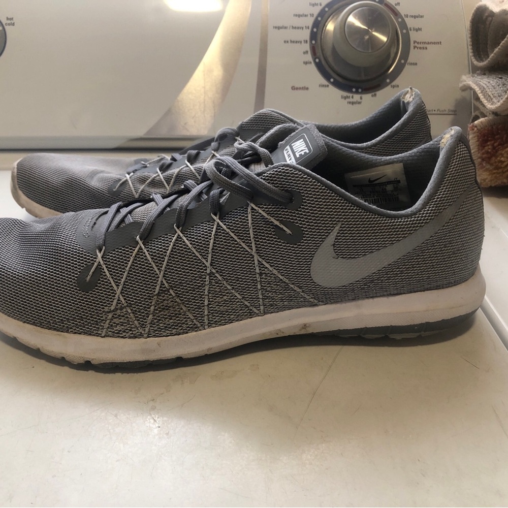 Nike Men’s Gray Mesh Athletic Running Shoes